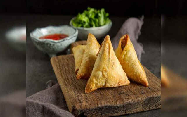 سمبوسه میگو یکی از لذیذترین انواع غذا با میگو سبک سمبوسه میگو یکی از لذیذترین انواع غذا با میگو سبک