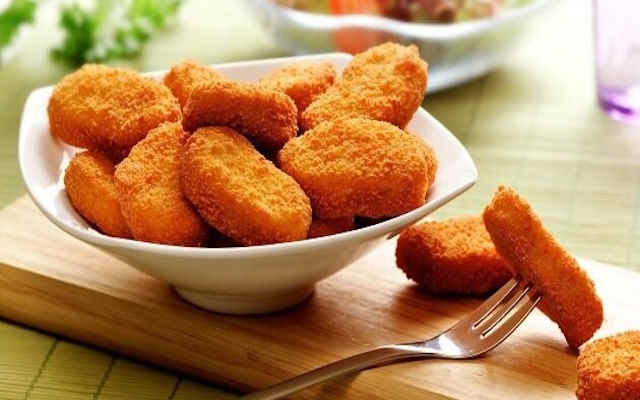 ناگت میگو از سادهترین انواع غذا با میگو ناگت میگو از سادهترین انواع غذا با میگو