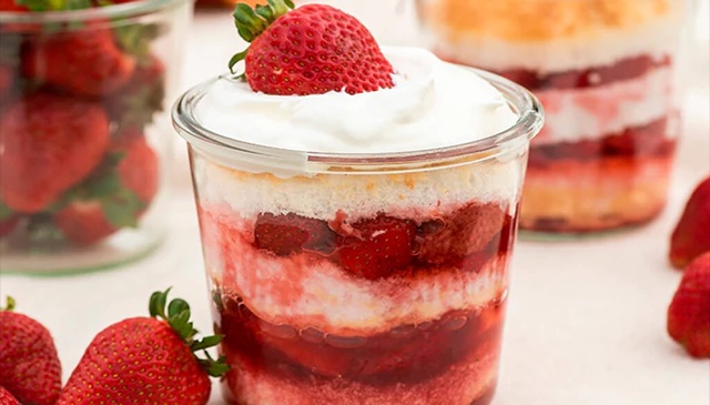 نکات مهم در طرز تهیه جار کیک توت فرنگی کافی شاپی