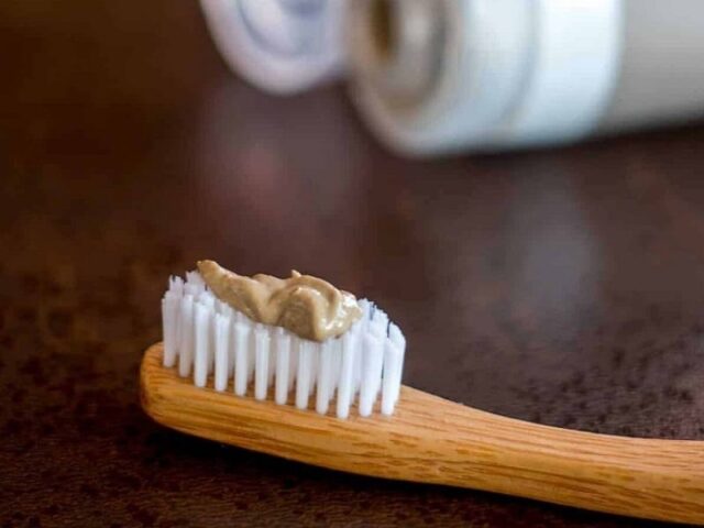 خمیر دندان گیاهی (طبیعی) چیست و چه ترکیباتی دارد؟