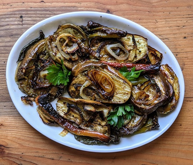 کاربرد بادمجان سفید در آشپزی (از دلمه تا سرخکردنی) کاربرد بادمجان سفید در آشپزی (از دلمه تا سرخکردنی)