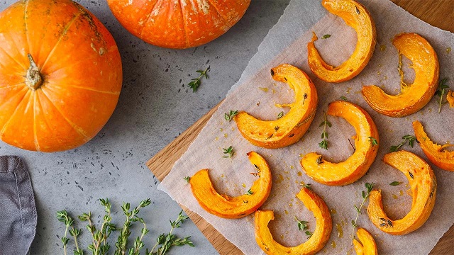 برای کاراملی شدن کدو حلوایی پخته چه کنیم؟ برای کاراملی شدن کدو حلوایی پخته چه کنیم؟