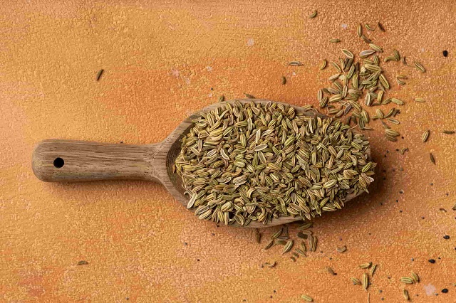 چه زمانی رازیانه نباید بخوریم؟