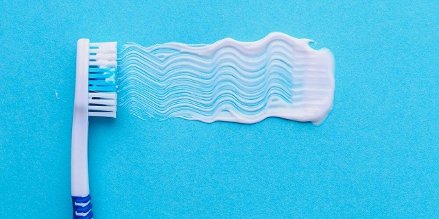 چه کسانی نباید از خمیردندان سفید کننده استفاده کنند؟