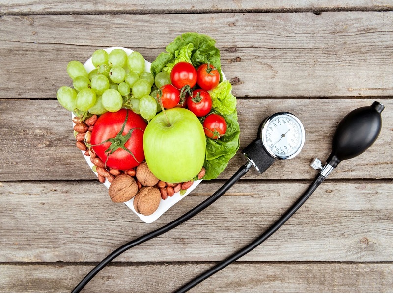 بهترین میوه‌ها برای تنظیم فشار خون | 17 بهترین میوه های مفید برای فشار خون پایین و رفع سریع سرگیجه