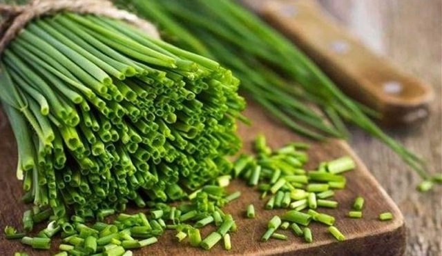 عوارض مصرف بیش از حد تره و هشدارهای مهم برای افراد حساس عوارض مصرف بیش از حد تره و هشدارهای مهم برای افراد حساس