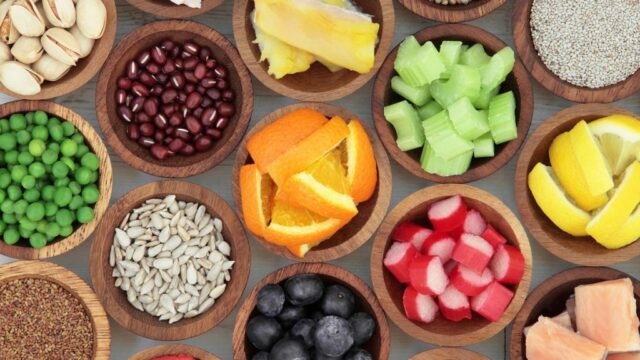 معرفی مصلح‌ها و غذاهای سرد و تر برای افراد دموی و صفراوی