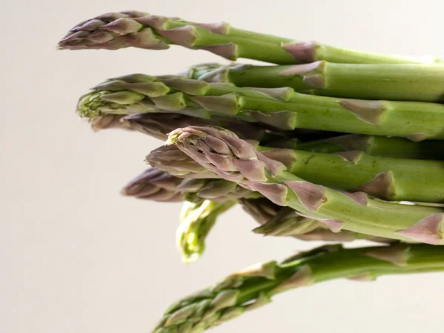 مهم‌ترین خواص مارچوبه برای لاغری و چربی‌سوزی سریع