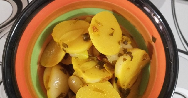 مراحل طرز تهیه ترشی موسیر با موسیر خشک مراحل طرز تهیه ترشی موسیر با موسیر خشک