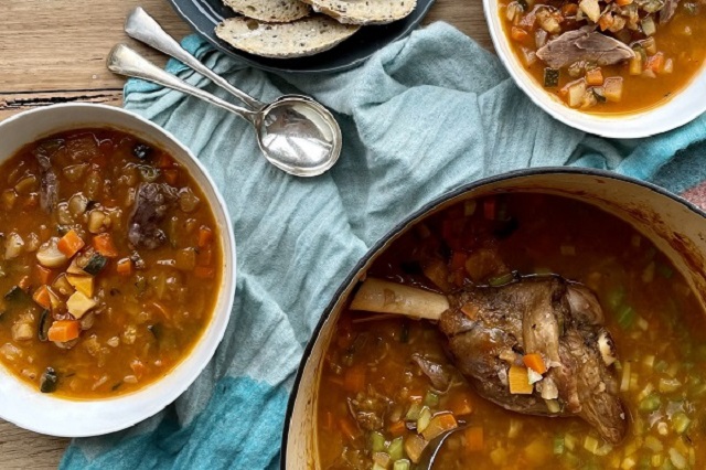 مراحل طرز تهیه سوپ ماهیچه و سبزیجات