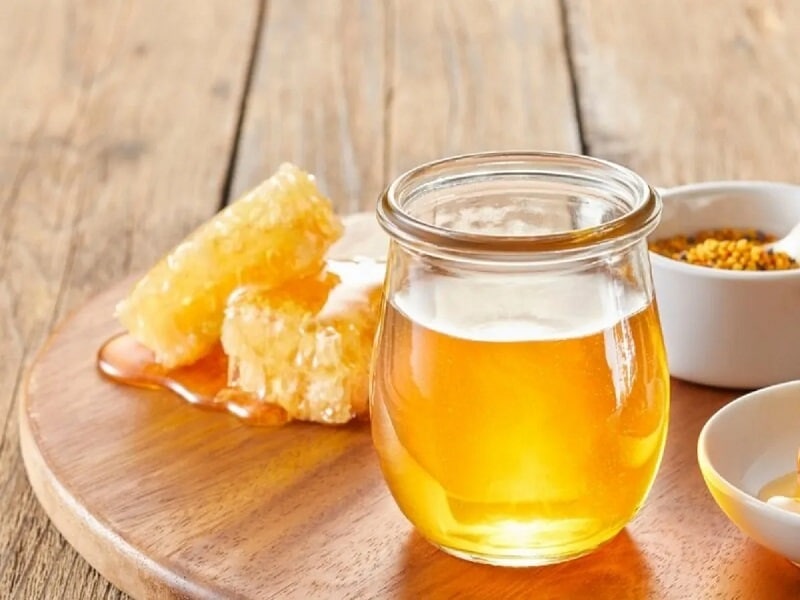 بهترین و بدترین ظرف برای نگهداری عسل + شرایط فریز کردن عسل