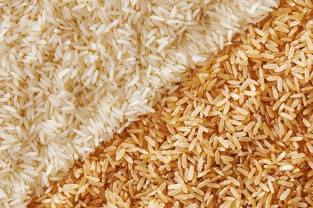 تفاوت ظاهری برنج دودی و معمولی تفاوت ظاهری برنج دودی و معمولی