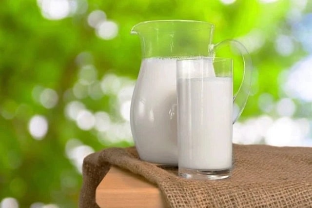 ارزش غذایی شیر پرچرب و مزایای آن ارزش غذایی شیر پرچرب و مزایای آن