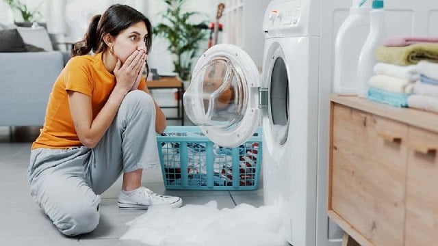 برای آب سخت مایع لباسشویی بهتر است یا پودر لباسشویی؟