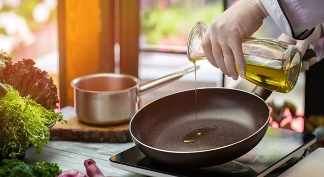 روغنهای مناسب برای سرخ کردن در رژیم روغنهای مناسب برای سرخ کردن در رژیم