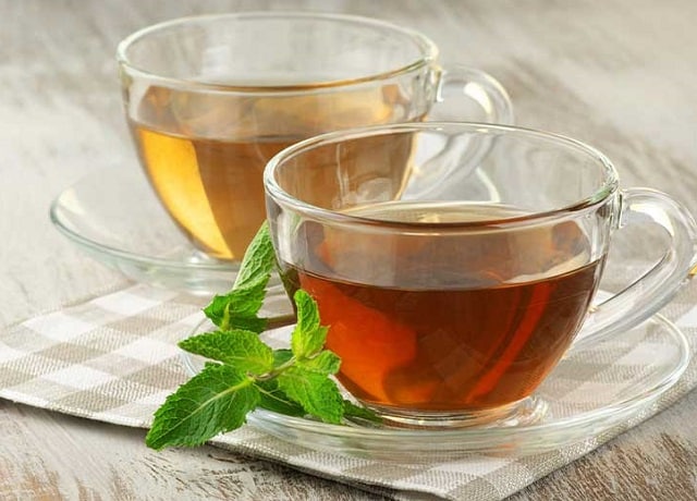 طعم و روش دم کردن چای سبز و سیاه؛ کدام راحتتر است؟ طعم و روش دم کردن چای سبز و سیاه؛ کدام راحتتر است؟