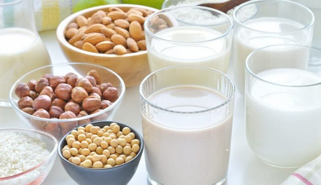 آیا شیر گیاهی از شیر حیوانی سالمتر است؟ آیا شیر گیاهی از شیر حیوانی سالمتر است؟
