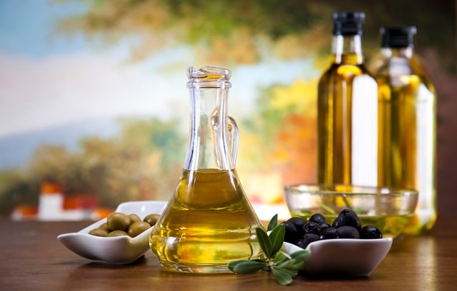 آیا مصرف روغن زیتون باعث چاق شدن میشود؟ آیا مصرف روغن زیتون باعث چاق شدن میشود؟