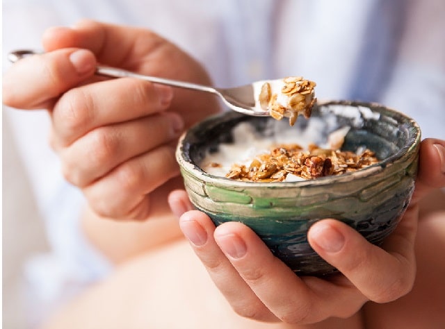 تأثیر ماست یونانی و معمولی بر کاهش وزن تأثیر ماست یونانی و معمولی بر کاهش وزن