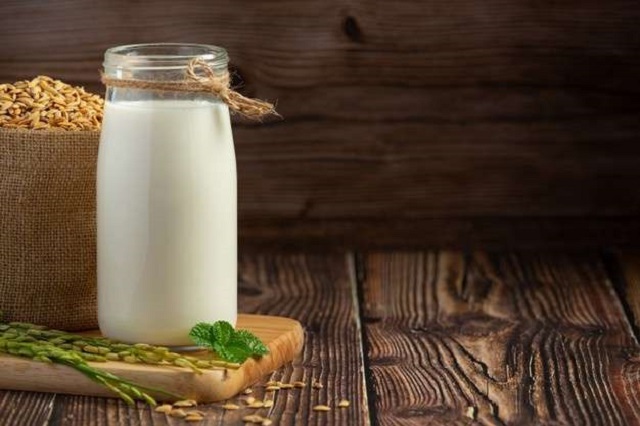 برای سلامت استخوان؛ شیر گیاهی بهتر است یا حیوانی؟ برای سلامت استخوان؛ شیر گیاهی بهتر است یا حیوانی؟