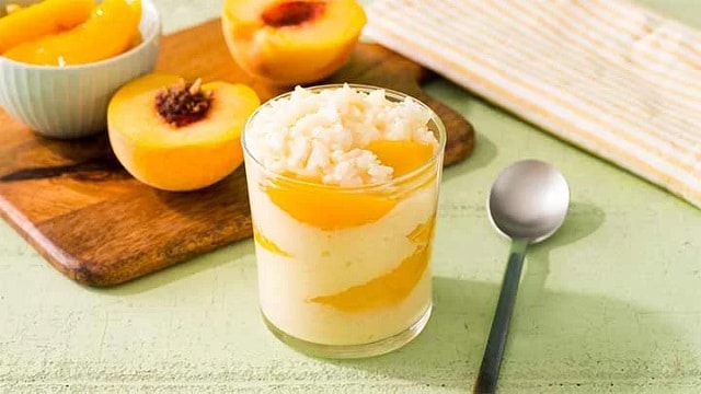 مراحل تهیه دسر پودینگ هلو