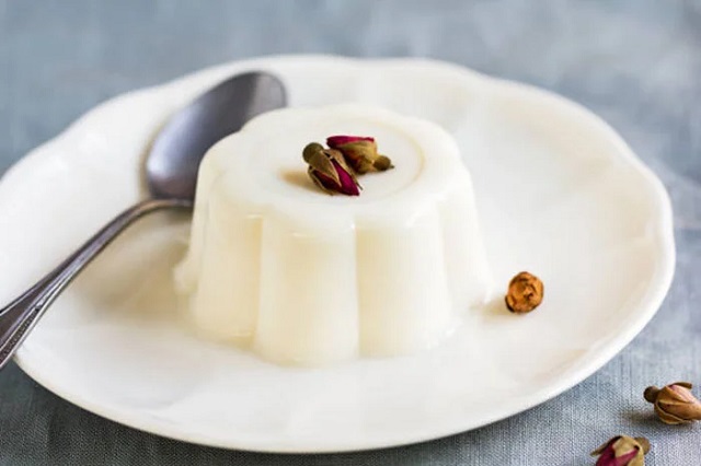 طرز تهیه پودینگ با شیر بادام و ژلاتین