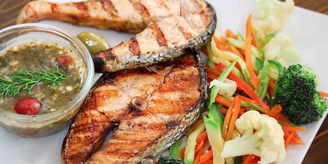 پیشنهاد سرو ماهی شیر؛ ماهی شیر را با چی بخوریم؟ پیشنهاد سرو ماهی شیر؛ ماهی شیر را با چی بخوریم؟