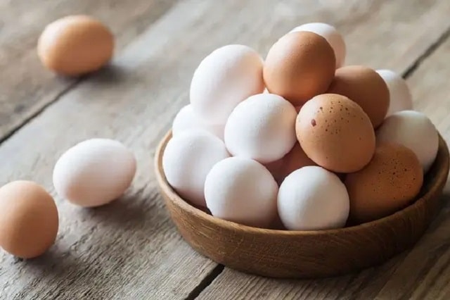 طعم و رنگ تخم مرغ محلی با صنعتی چه فرقی داره؟