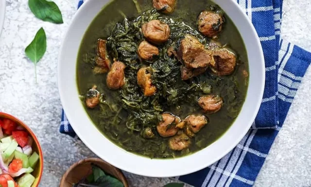 خورش آلو اسفناج؛ غذای مجلسی ایرانی