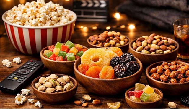 چرا انتخاب تنقلات مناسب فیلم دیدن رو لذت‌بخش‌تر می‌کنه؟