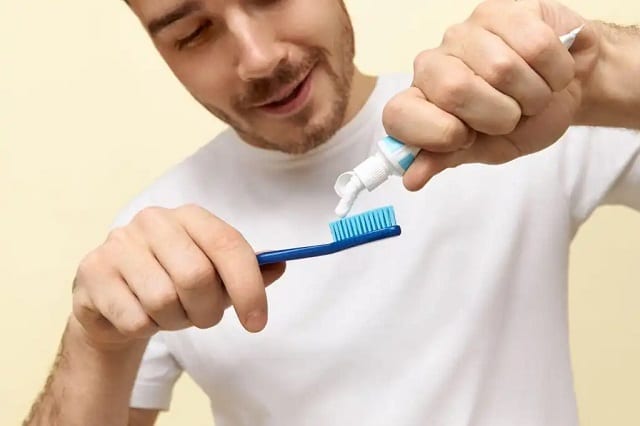  روتین طلایی مسواک زدن و مراقبت برای افزایش طول عمر و درخشش لمینت و کامپوزیت