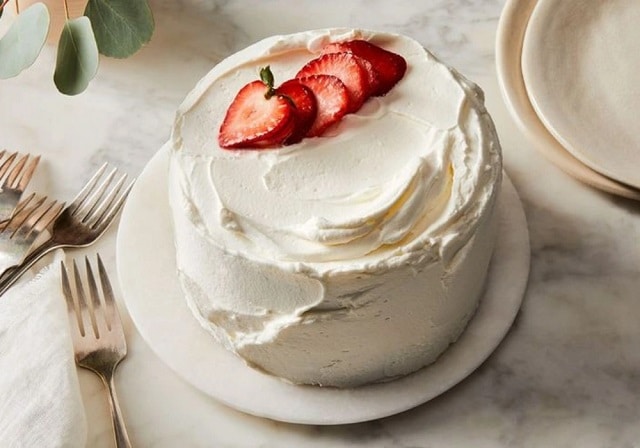 کلاتد کرم (Clotted Cream)؛ ویژگی‌ها و کاربردها
