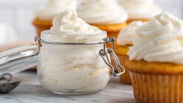خامه قنادی (Whipping Cream)؛ ویژگی‌ها و کاربردها