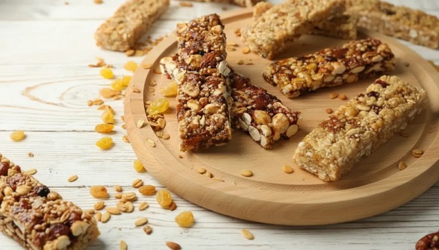 آیا می‌توانم به جای وعده اصلی غذایی از پروتئین‌ بار استفاده کنم؟